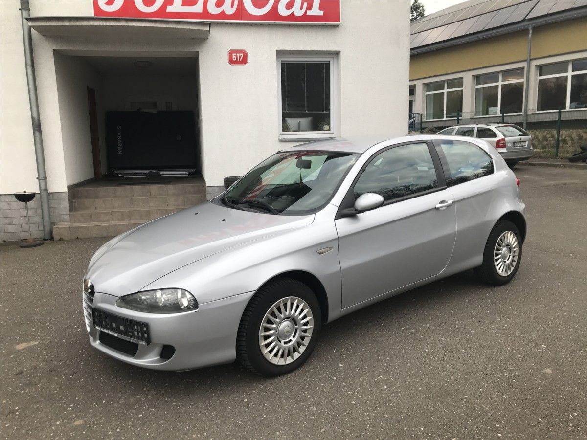 Alfa Romeo 147, 1,6 i 3dv. 77kW - fotka 3