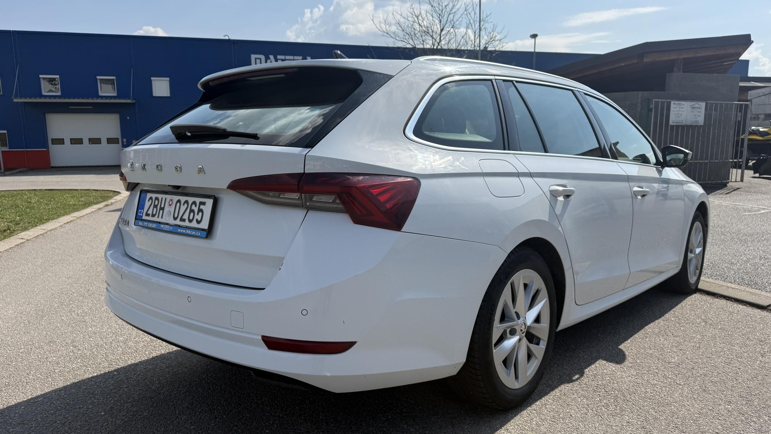 Škoda Octavia, 2.0TDI KOMBI MANUÁL - fotka 6
