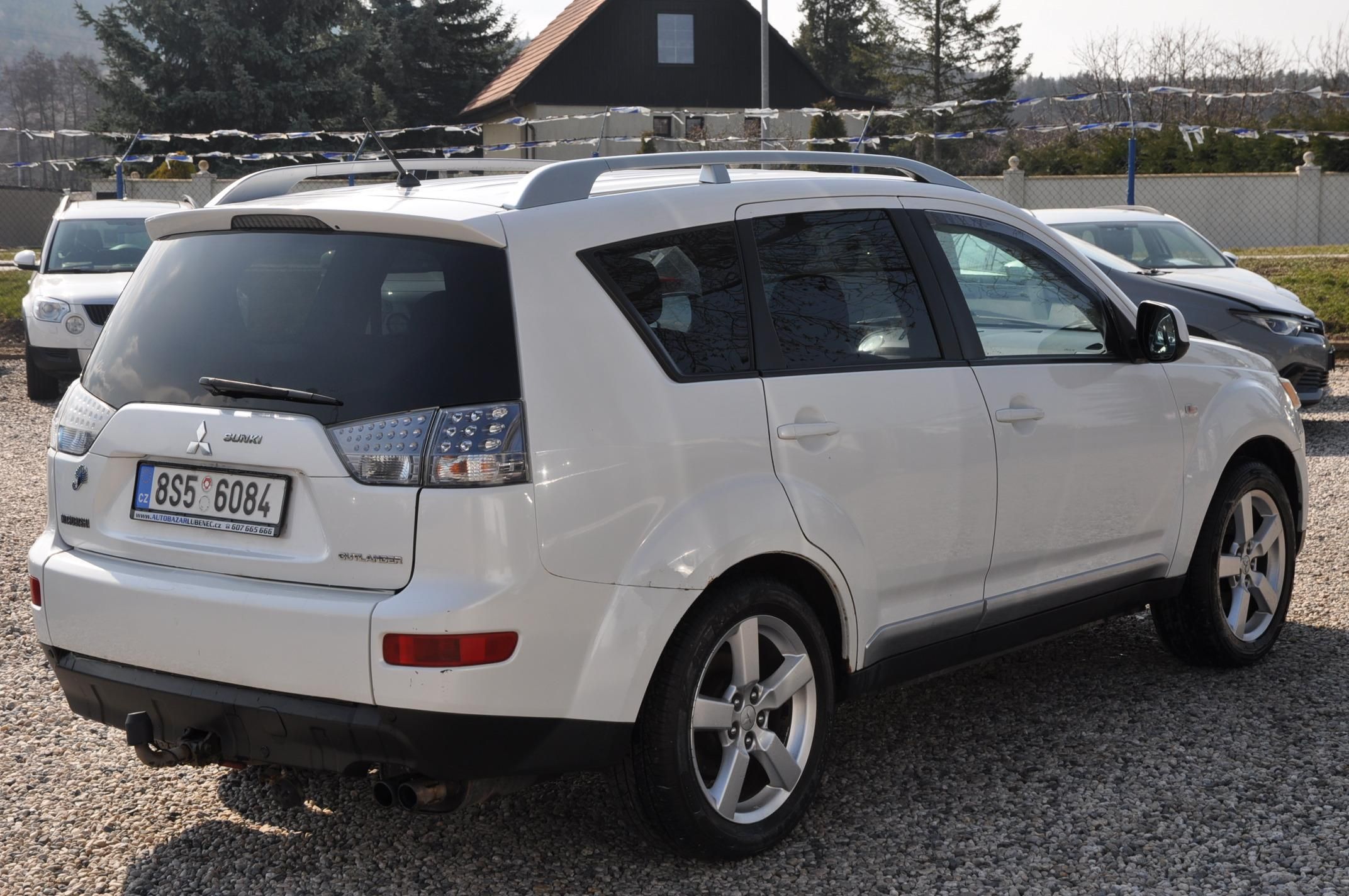 Mitsubishi Outlander, 2.0TDi 103kW 4x4 - fotka 3