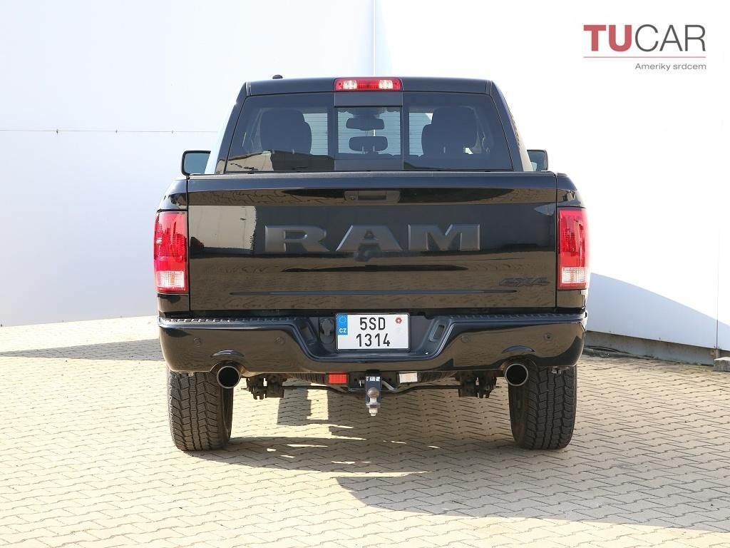 RAM 1500, Classic 5.7 V8 HEMI - fotka 6