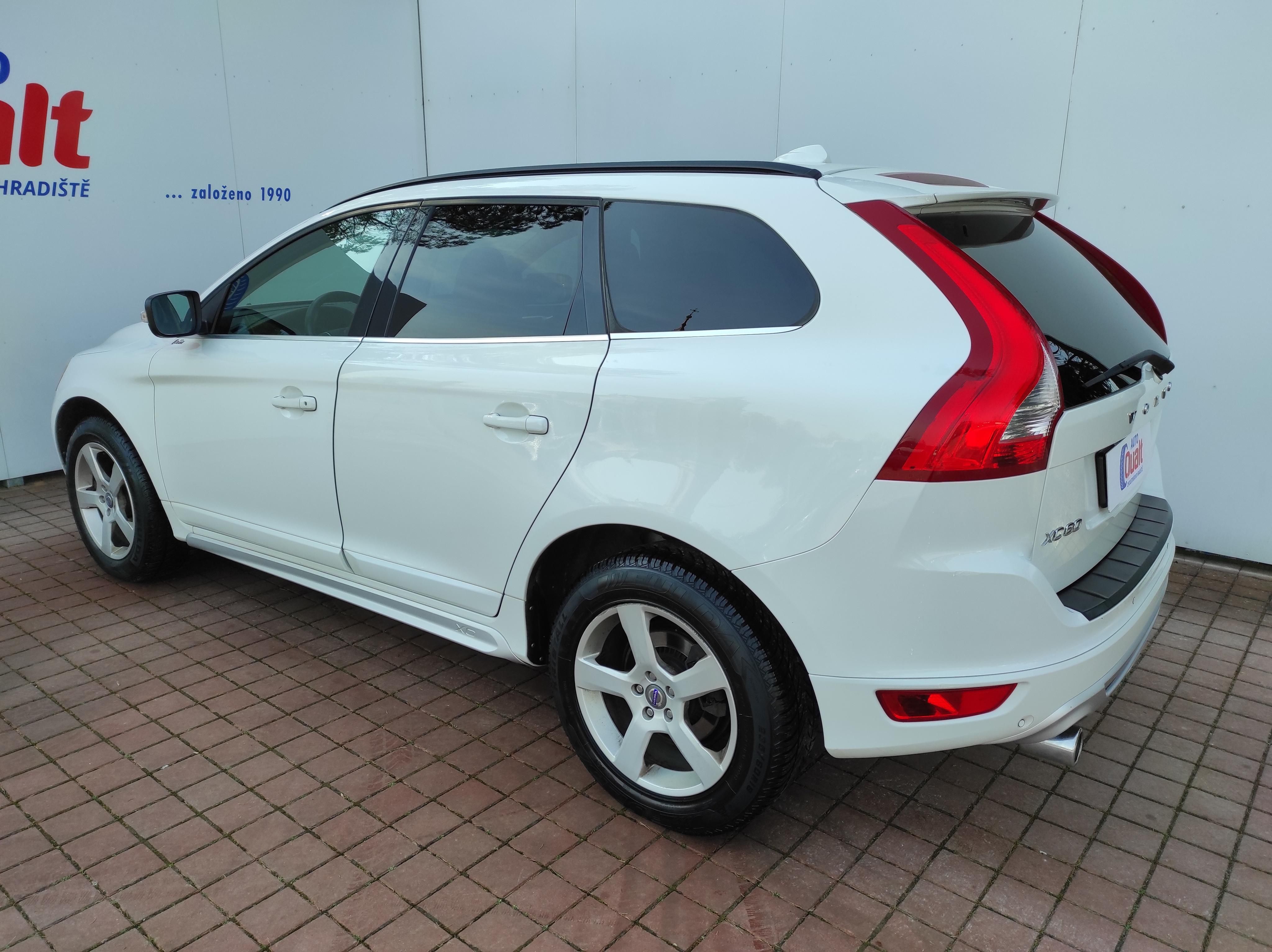 Volvo XC60, 2.4 D5 PANORAMA SERVIS VOLVO - fotka 6