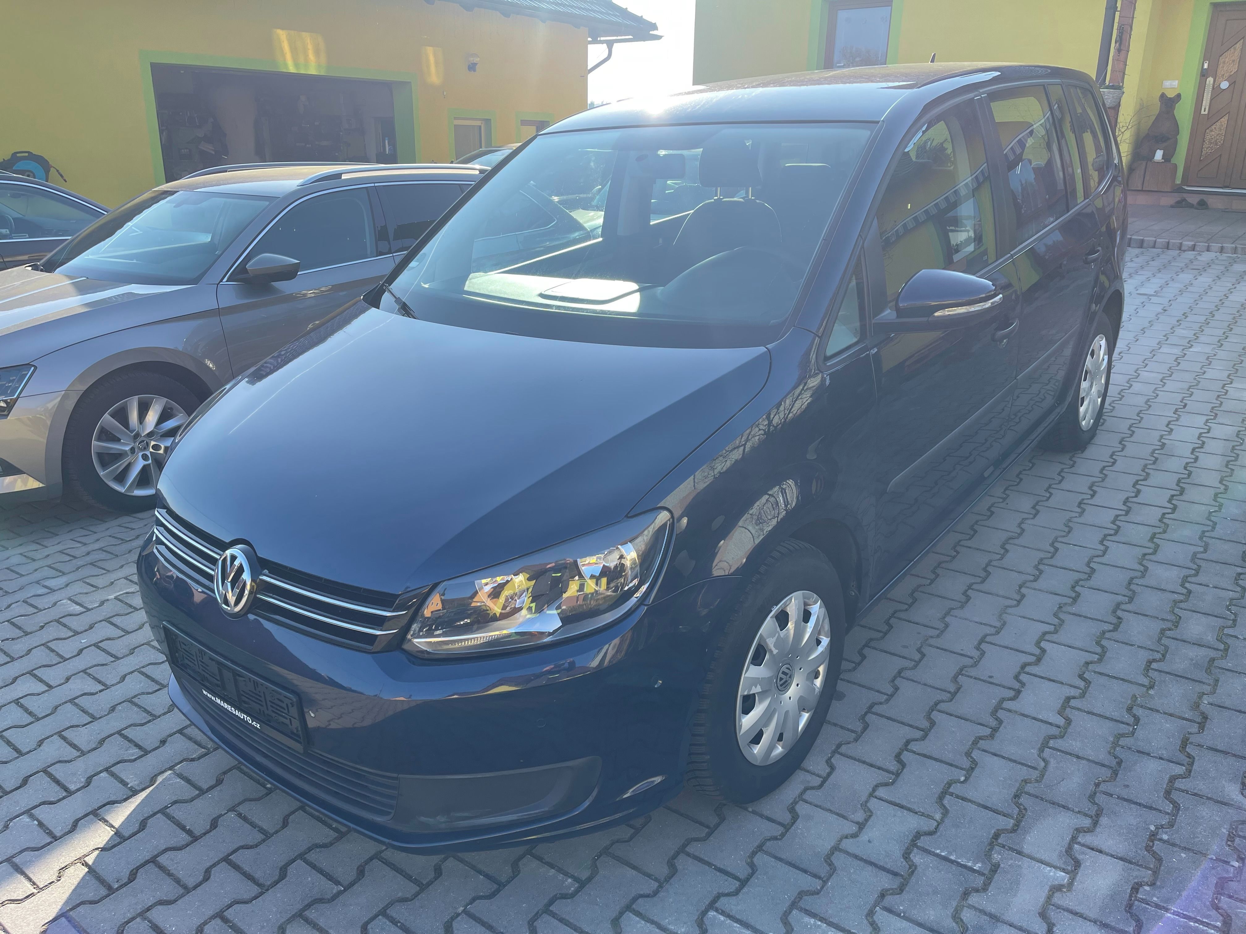 Volkswagen Touran, 1.6 TDI 77 KW, 7 Místný - fotka 3