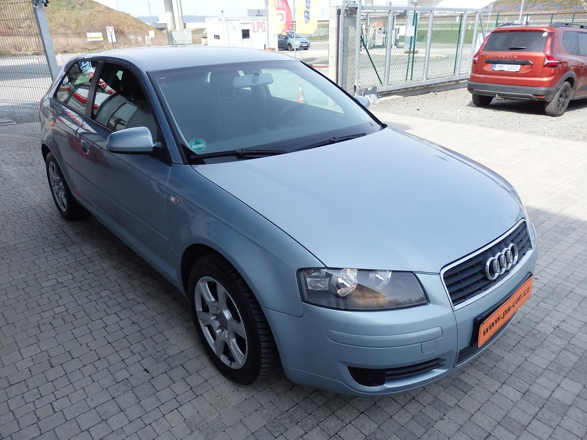 Audi A3, 1.6i DIGI. KLIMA, ESP - fotka 3