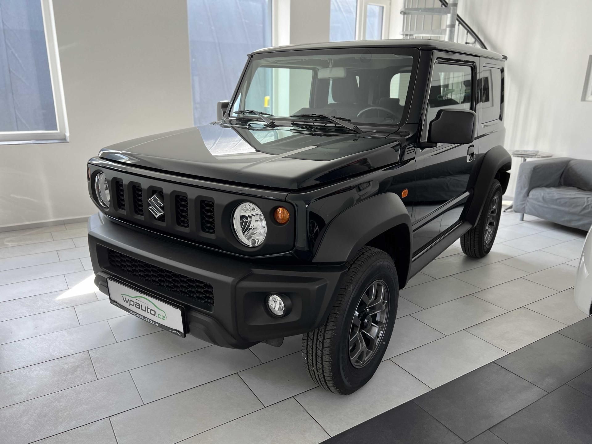 Suzuki Jimny, ALLGRIP 1.5VVT AUTOMAT 4-MÍSTA - fotka 2