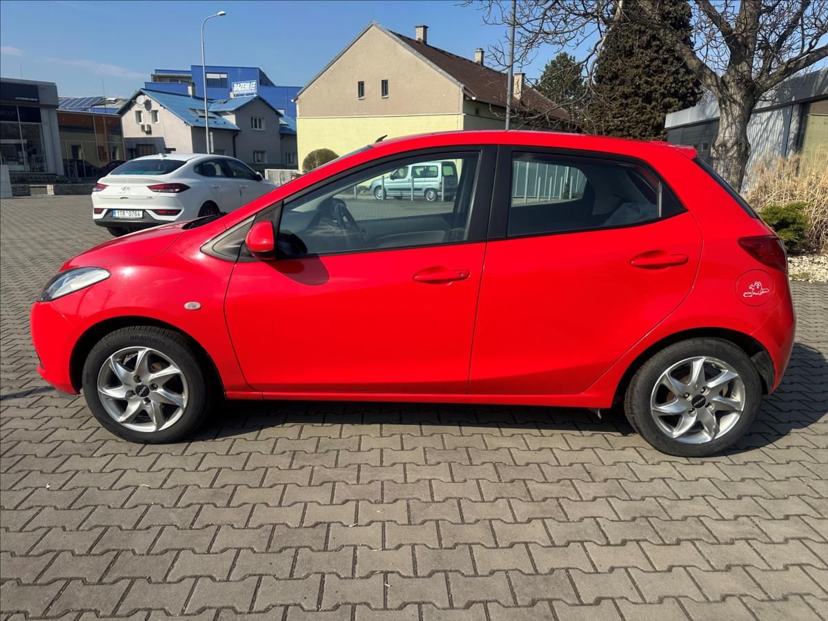 Mazda 2, 1,4 i MT - fotka 2
