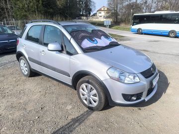 4X4,KRÁSNÝ,105KM,1MAJ92,VÝBAVA