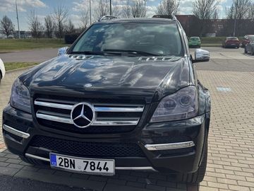 GL 350 CDI 4MATIC-VÝBORNÝ STAV
