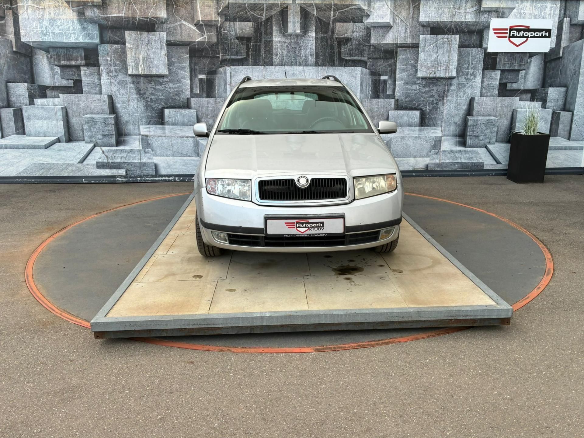 Škoda Fabia, 1.9TDi, 74KW,KŮŽE,TEMP.VYH.SED - fotka 2