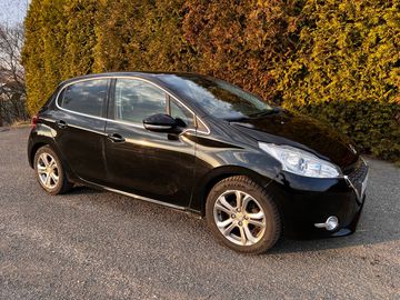 Peugeot 208 1.2i 60kW
