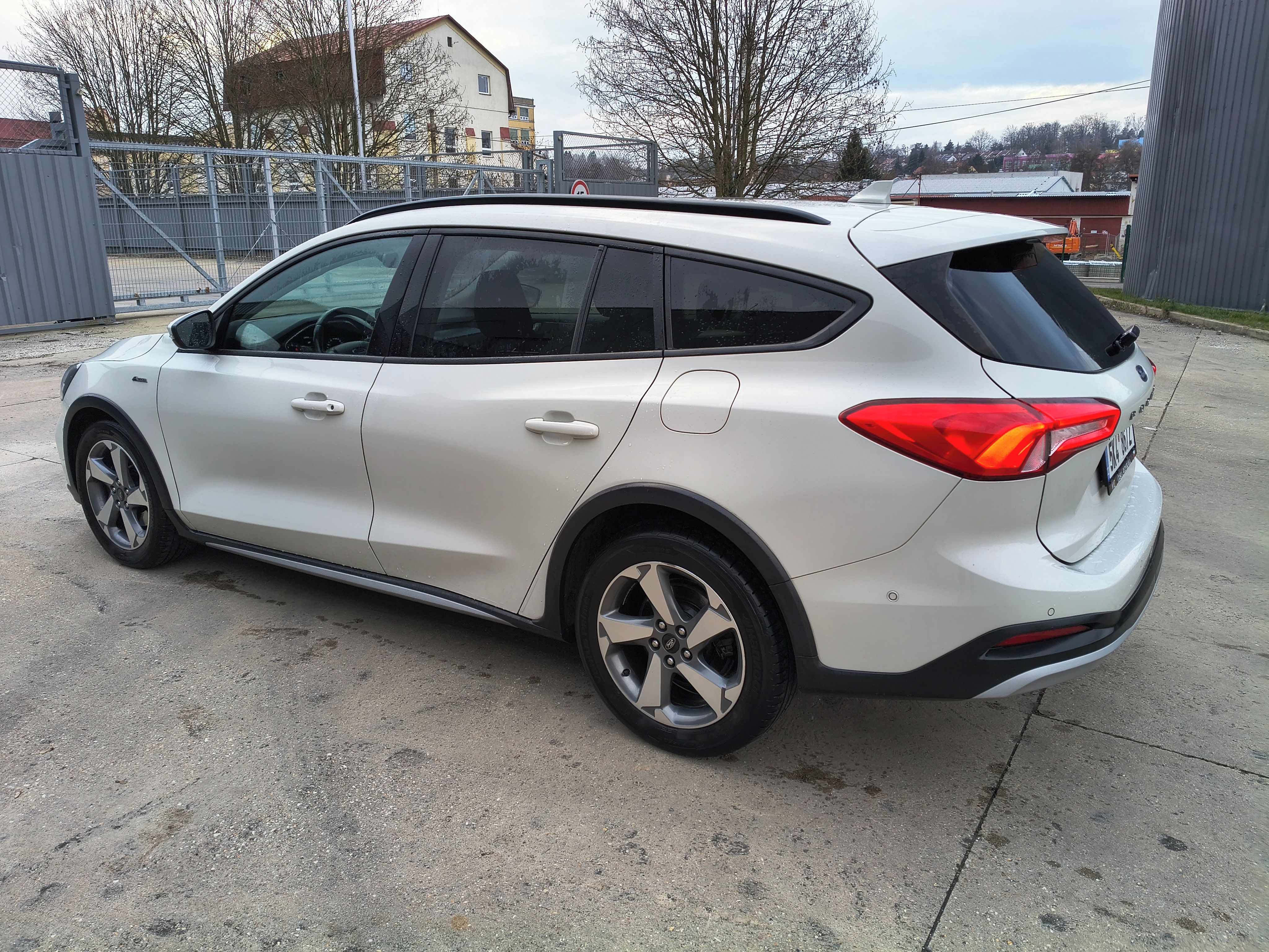 Ford Focus, 110kw 6 kvaltu ACTIVE - fotka 4