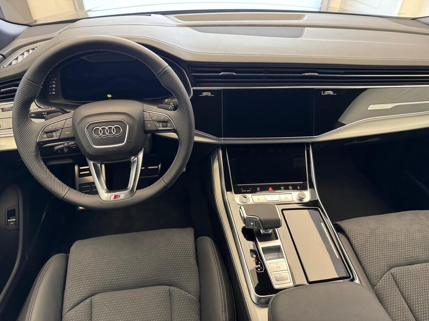 Audi Q8, SUV  50 TDI quattro 210 kW - fotka 5