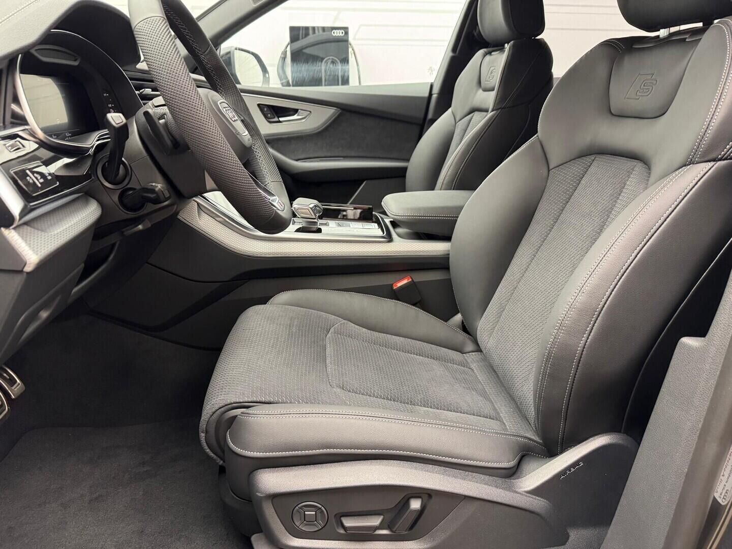 Audi SQ8, SUV V8 TFSI quattro 373 kW - fotka 6