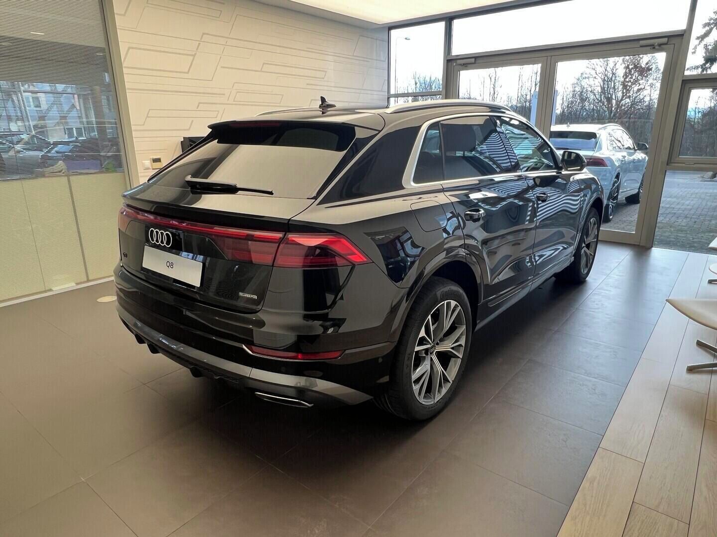 Audi Q8, SUV 50 TDI quattro 210 kW - fotka 3
