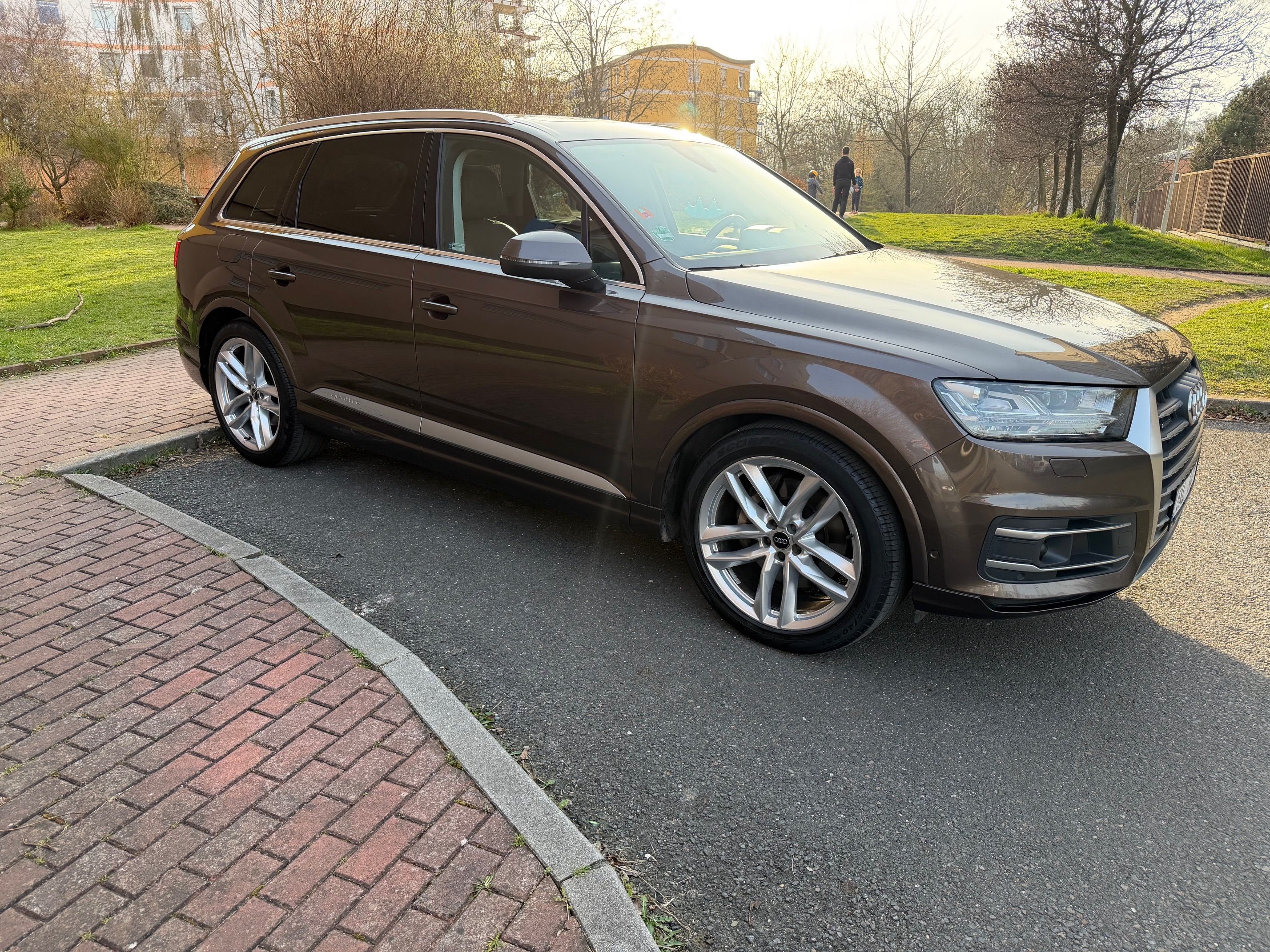 Audi Q7, 200 kW S-line Quattro CZ koup. - fotka 2