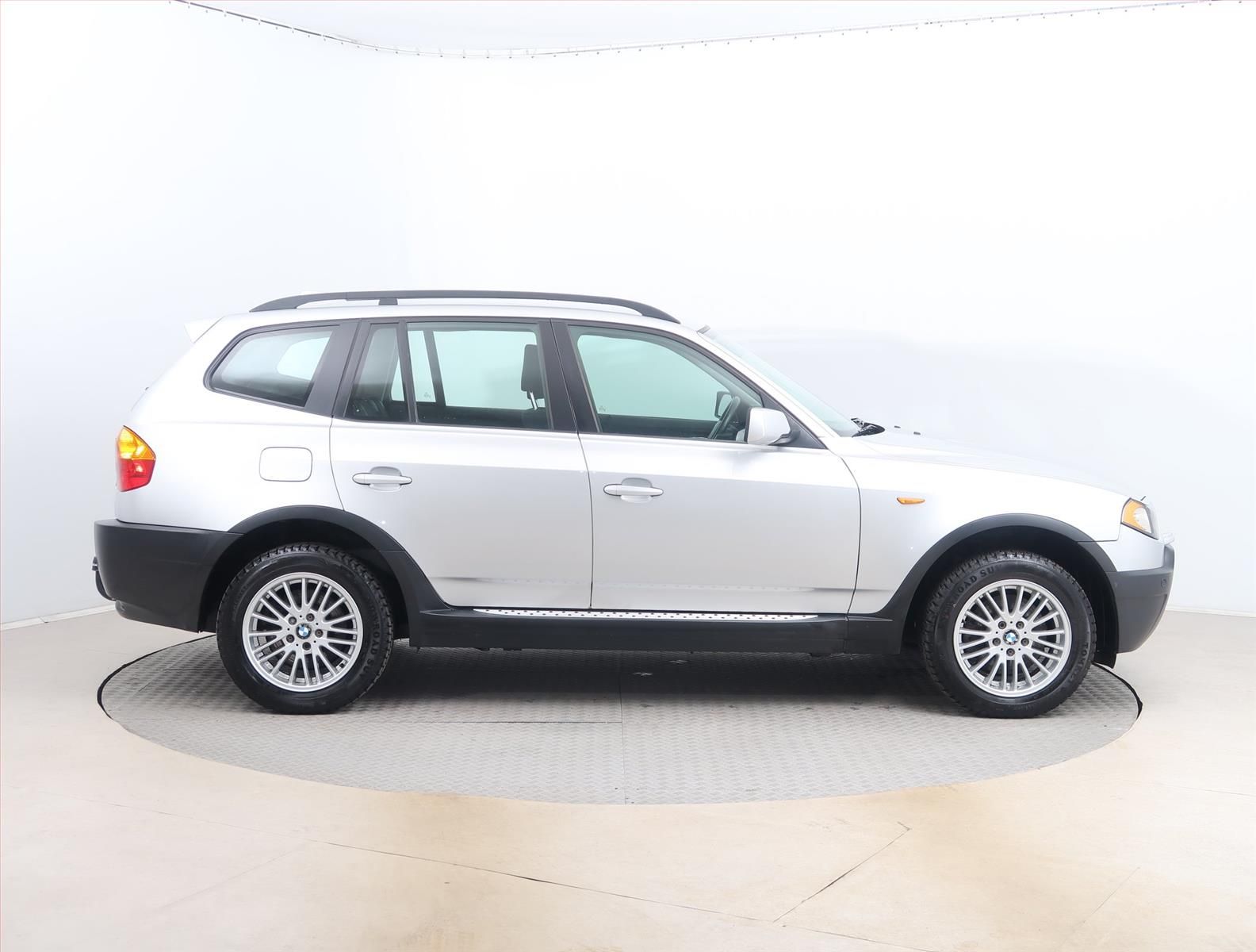 BMW X3, 2.0d, 4X4, Serv.kniha, Xenony - fotka 6