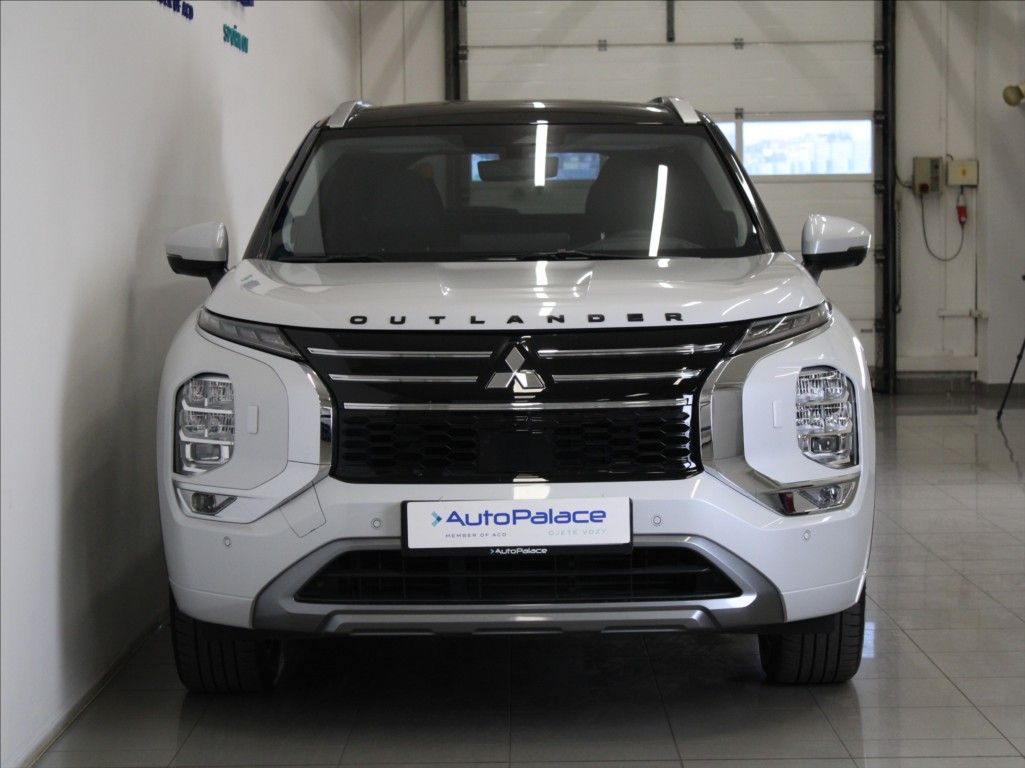Mitsubishi Outlander, 2,4 PHEV AWD Instyle TAŽNÉ - fotka 2