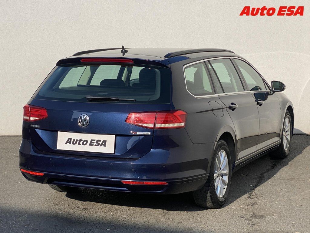 Volkswagen Passat, 1.6 TDi,Comfortline,navi - fotka 4