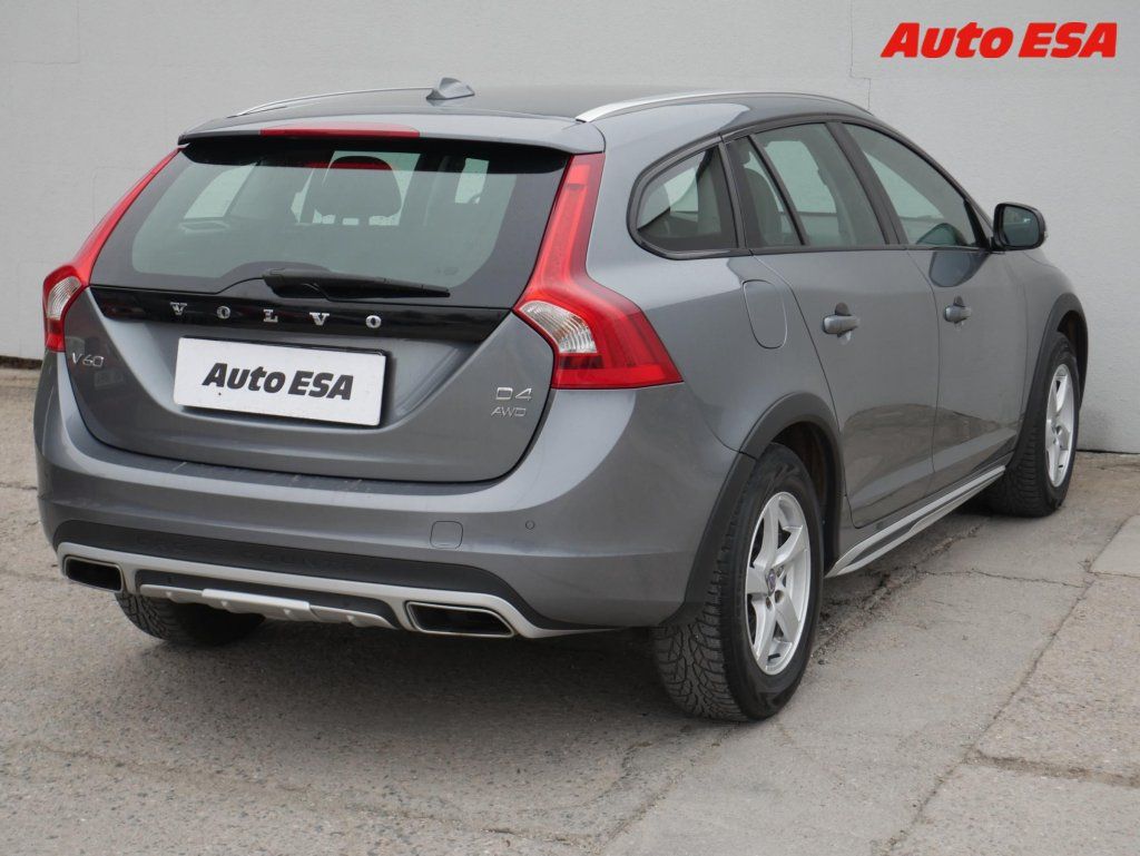 Volvo V60, 2.4 D4 Cross Country,AT - fotka 6