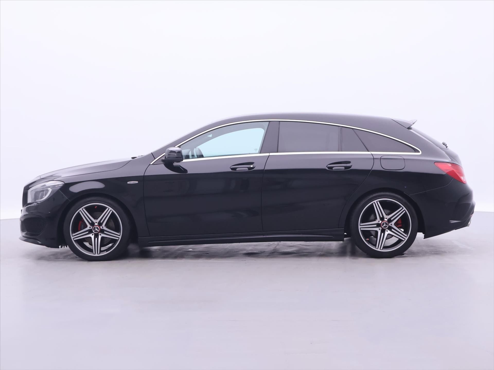 Mercedes-Benz CLA, 2,0 250 160kW 4M AMG Sport SB - fotka 4