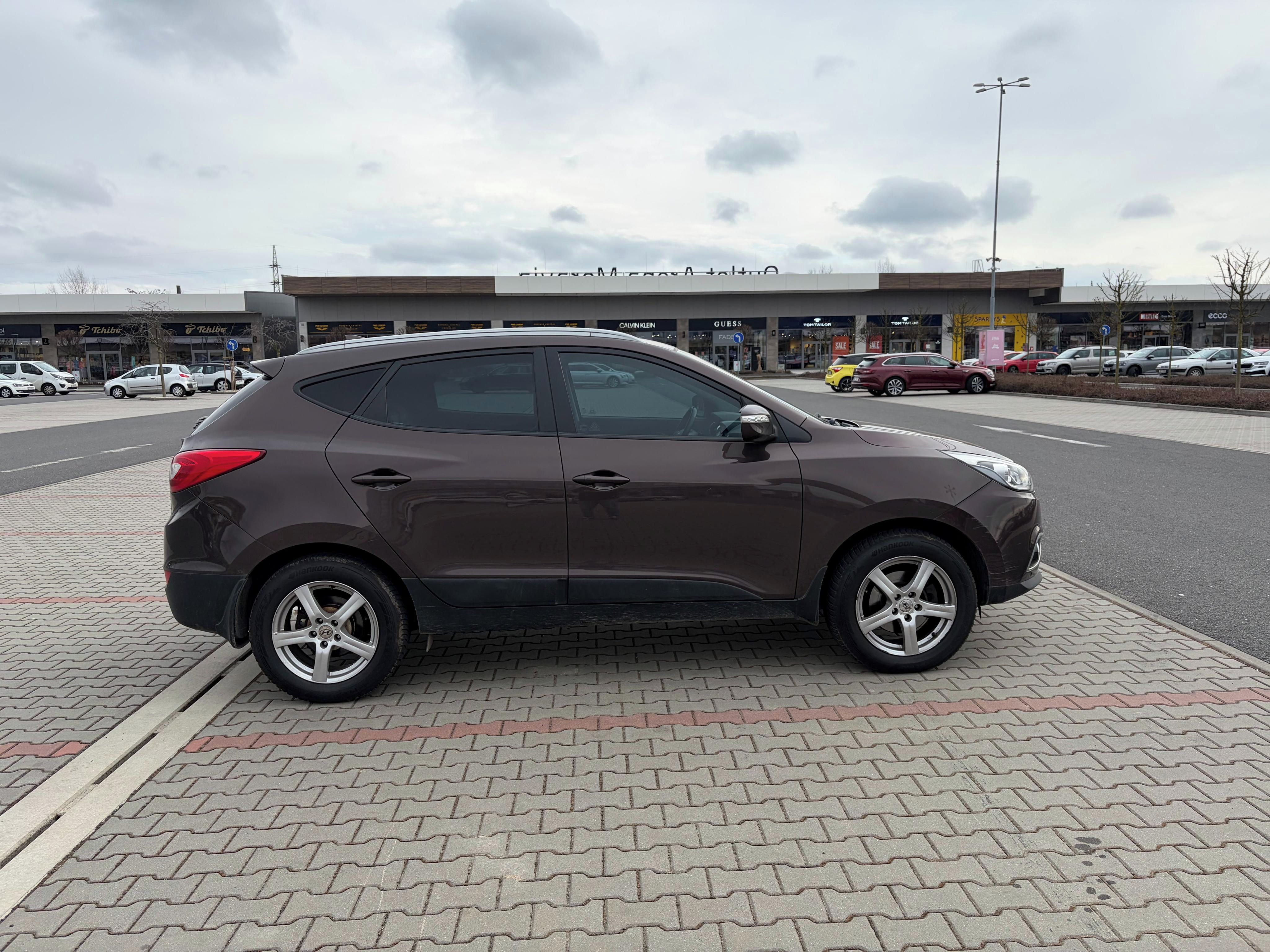 Hyundai ix35, 2.0 CRDi 100kw 4x4 ČR DPH - fotka 2