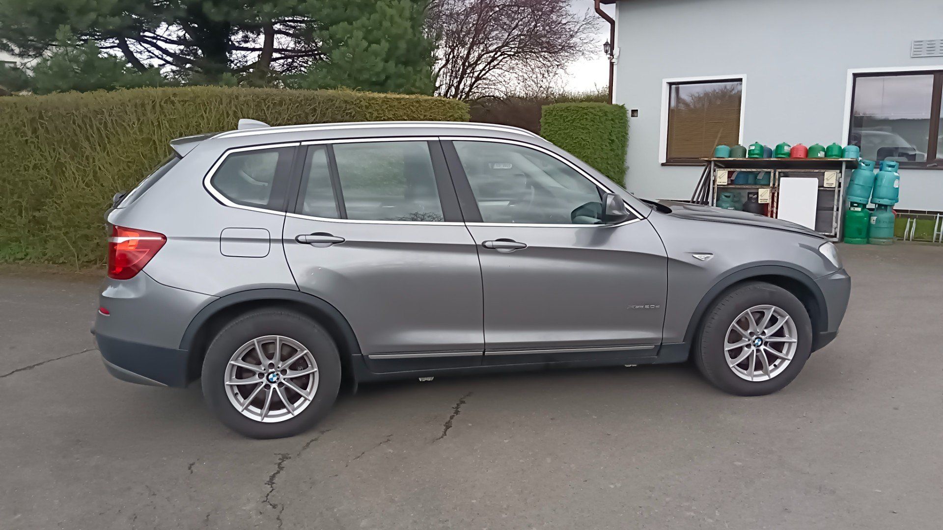 BMW X3, 2,0 D135 KW - fotka 4