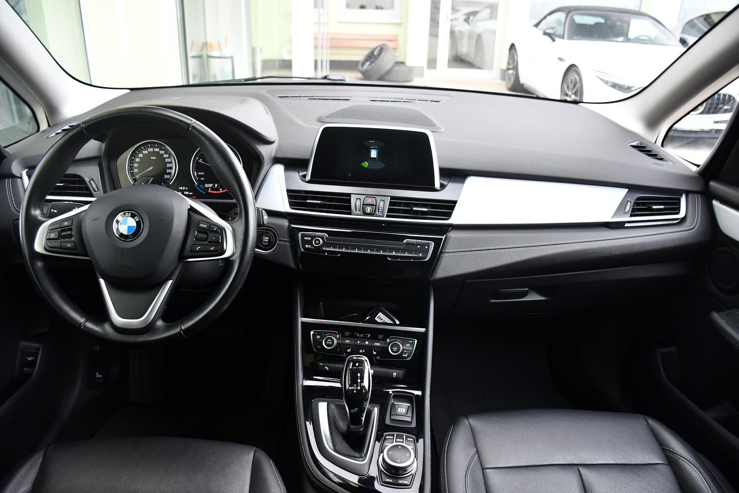 BMW Řada 2, 216D GRAN TOURER 1M ČR - fotka 5