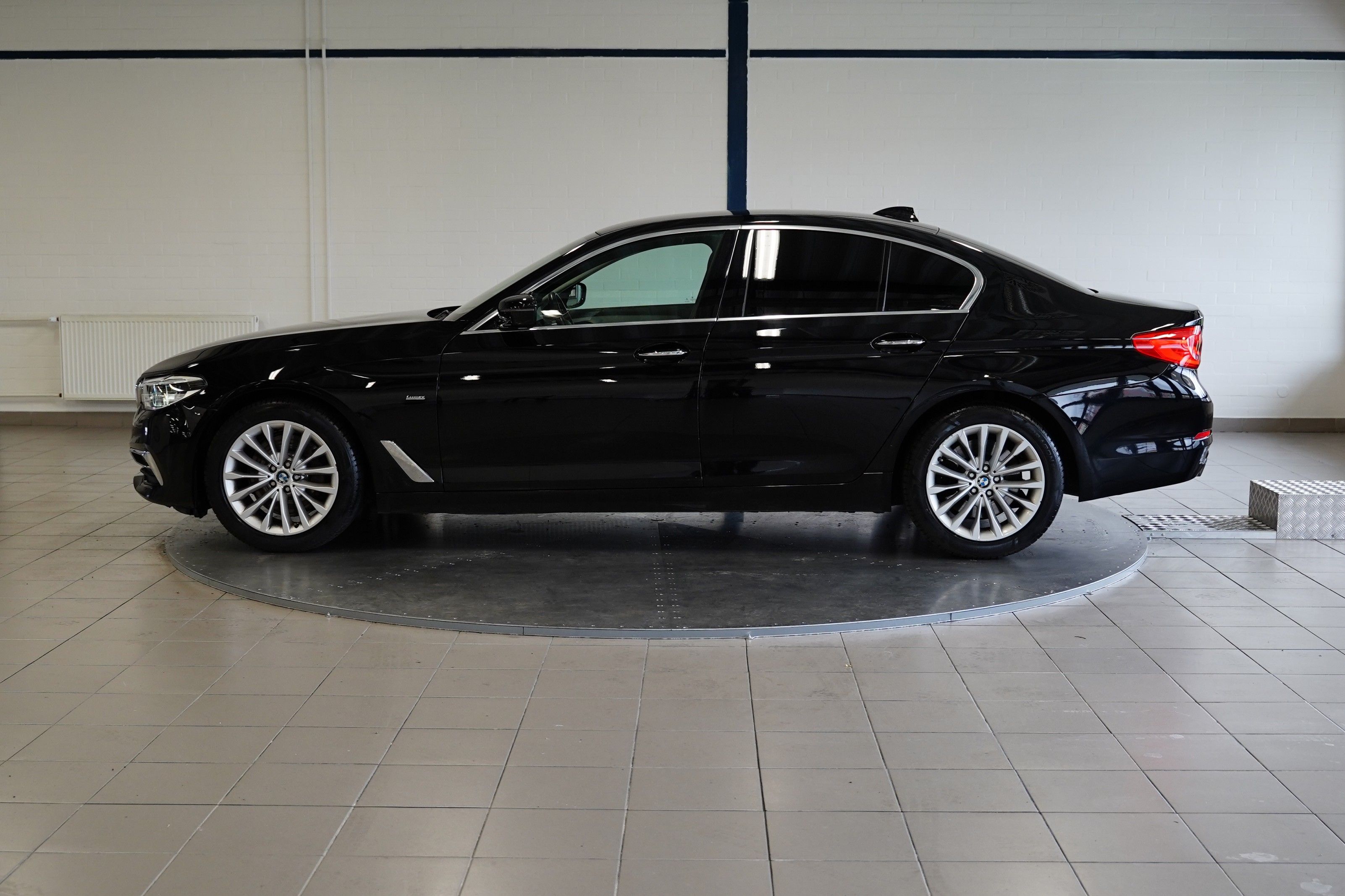 BMW Řada 5, 530 D XDrive 195 KW - fotka 3