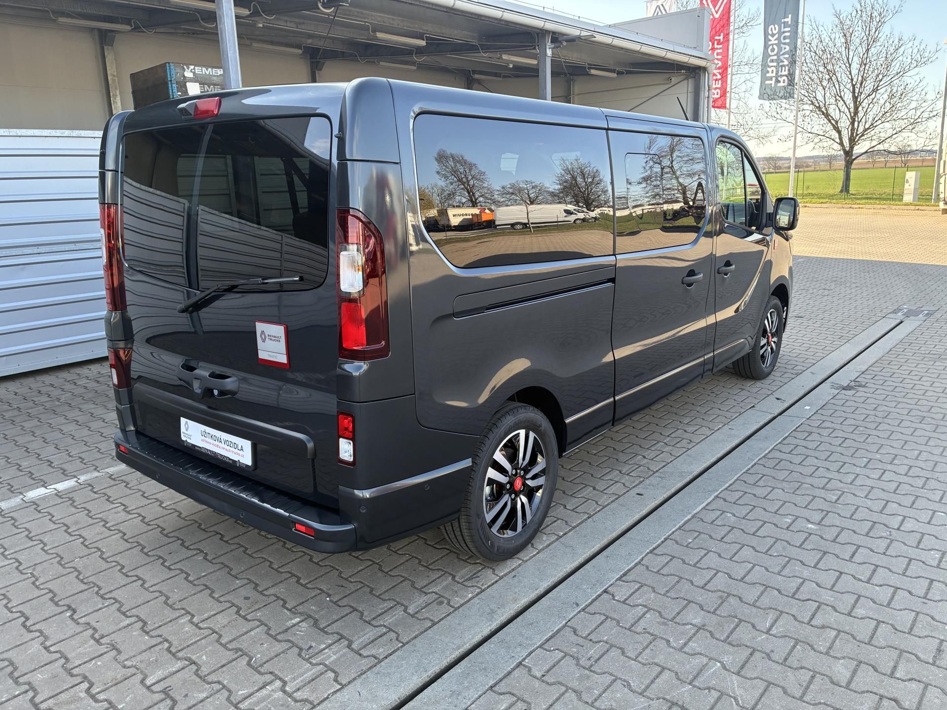 Renault Trafic, COMBI L2H1 170k AT9 RED 8 MÍST - fotka 6