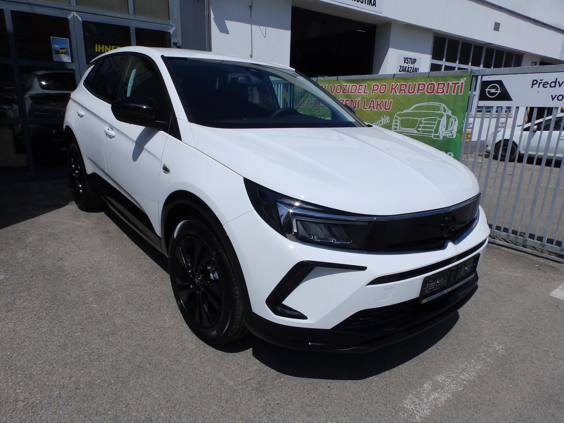 Opel Grandland, 1.2Turbo 96kW - fotka 3