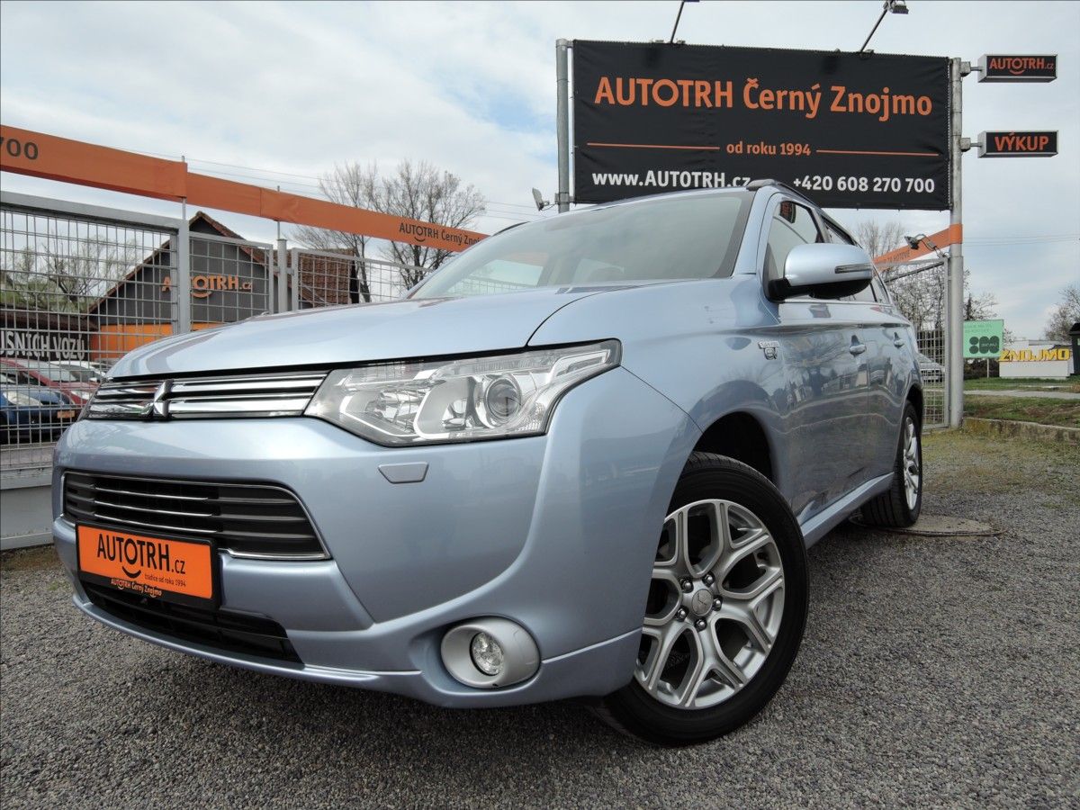 Mitsubishi Outlander, 2,0 PHEV 4x4 1.maj Servis Kůže