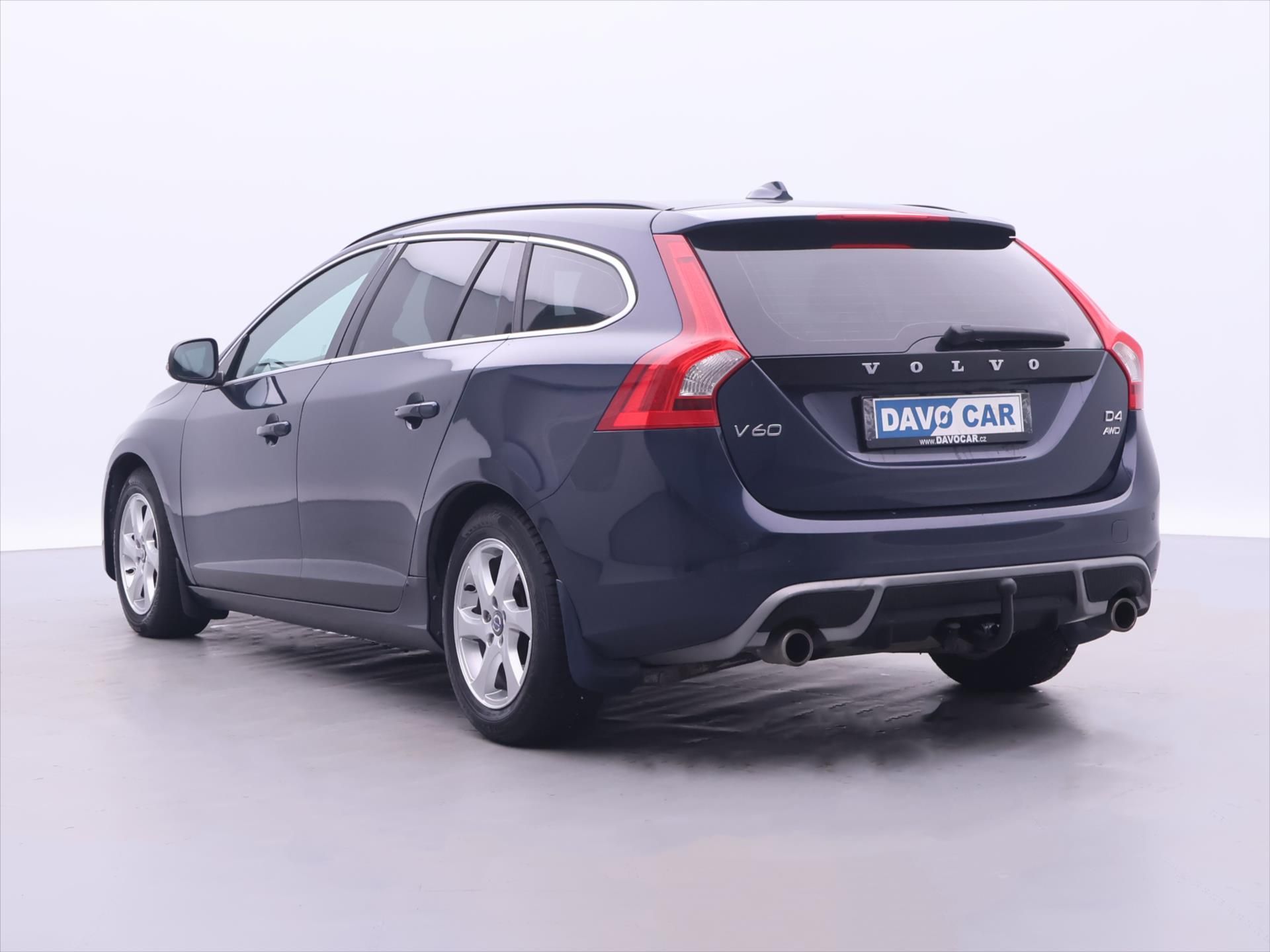 Volvo V60, 2,4 D4 V5 120kW AWD R-design - fotka 5