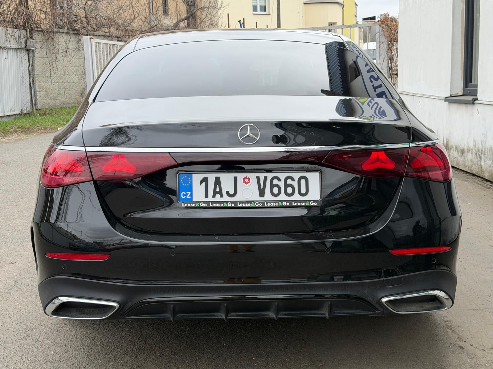 Mercedes-Benz Třídy E, 220d 4Matic AMG CZ 1.Maj - fotka 5