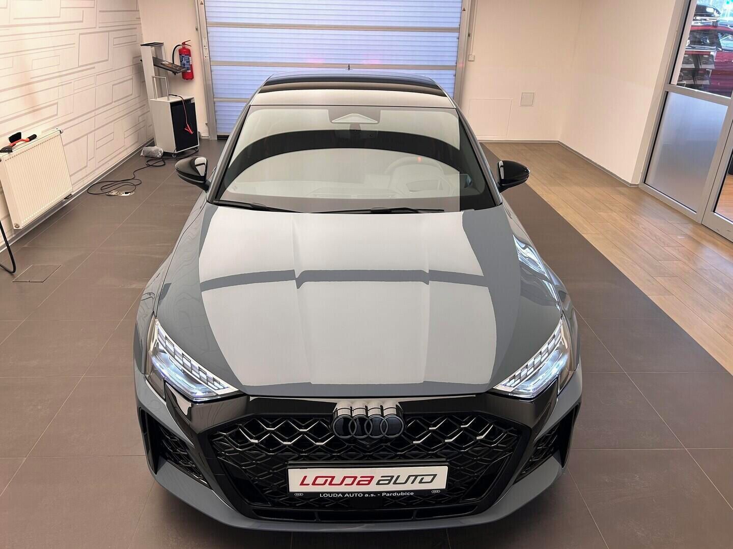 Audi RS3, Limuzína 2.5 TFSI 294 kW - fotka 2