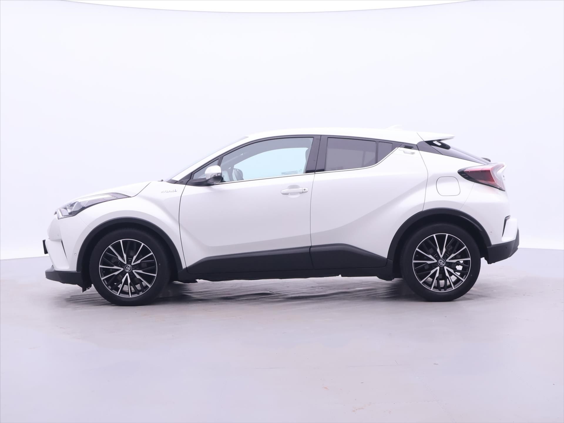 Toyota C-HR, 1,8 E-CVT Executive CZ - fotka 4