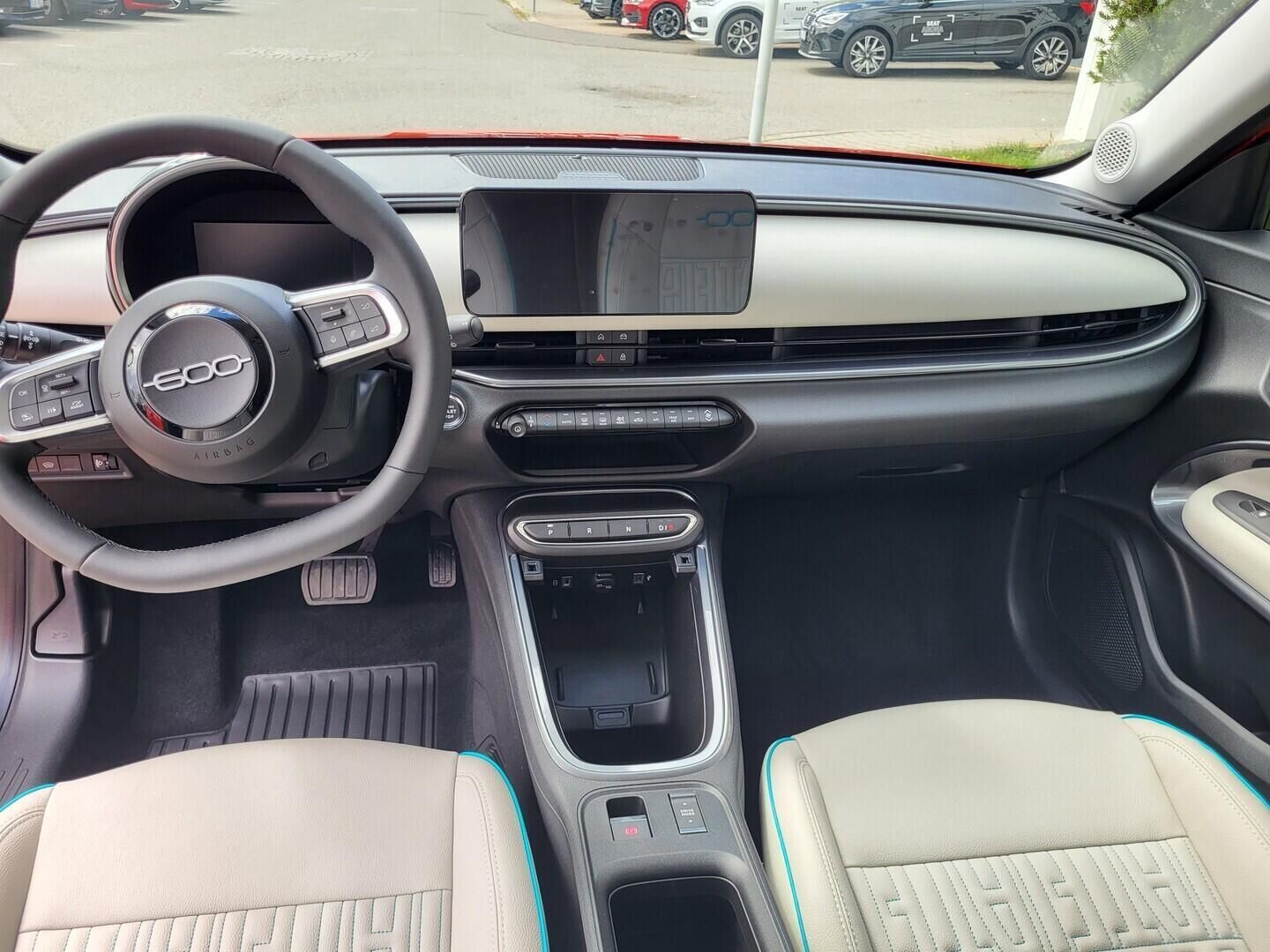 Fiat 600, La Prima BEV 54 kWh 156K  115 - fotka 5