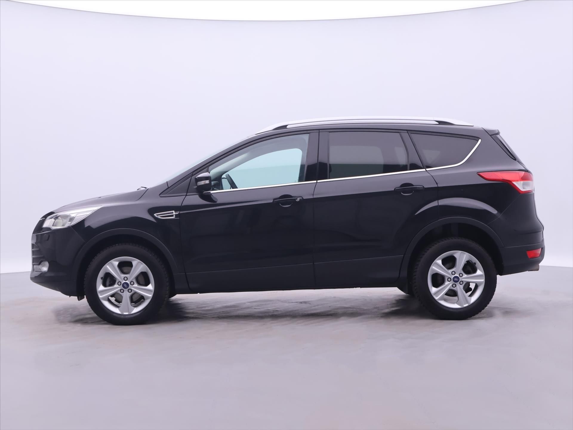 Ford Kuga, 1,6 EB 110kW CZ Aut.Klima - fotka 4