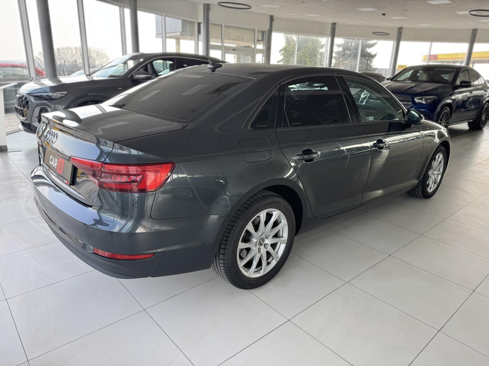 Audi A4, 2,0TDI*MatrixLED*Navigace*PDC - fotka 5