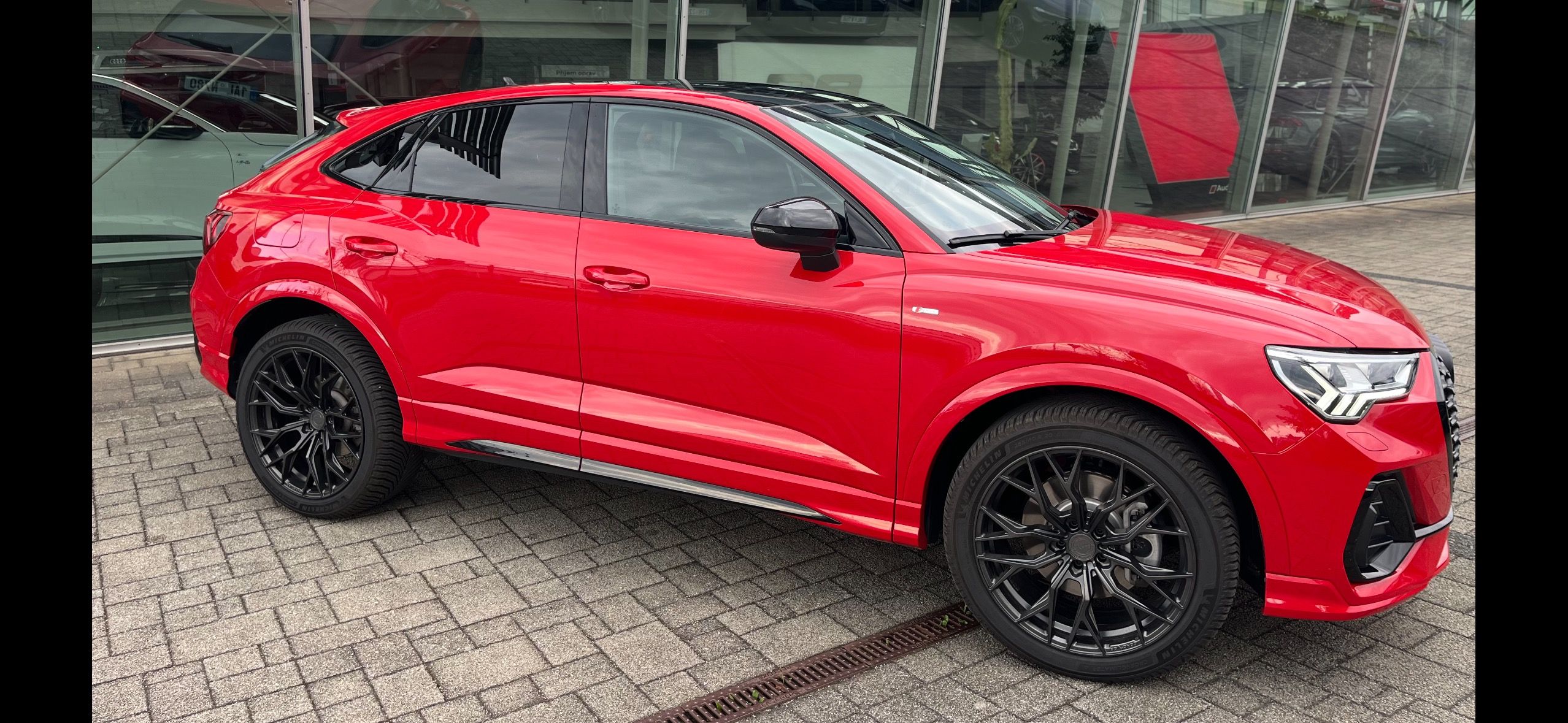 Audi Q3, 4.0 TDI QUATRO S-LINE SPORT - fotka 3