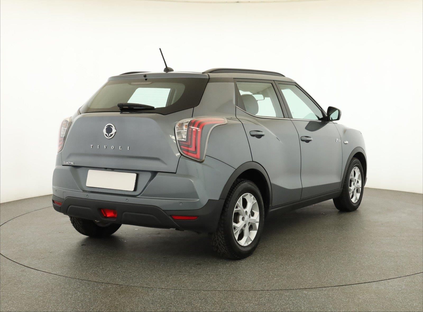 SsangYong Tivoli, 1.5 T-GDI, Automat, ČR,1.maj - fotka 5
