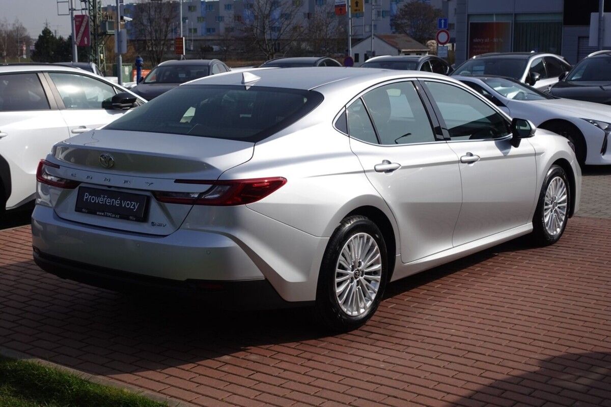 Toyota Camry, 2,5 HEV Comfort - fotka 4