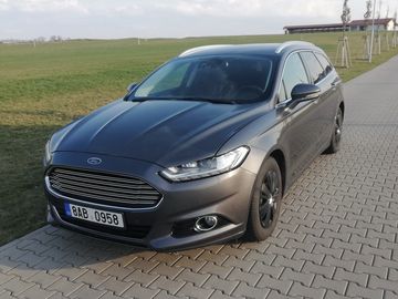 1,9 TDCI  Titanium + Tažné