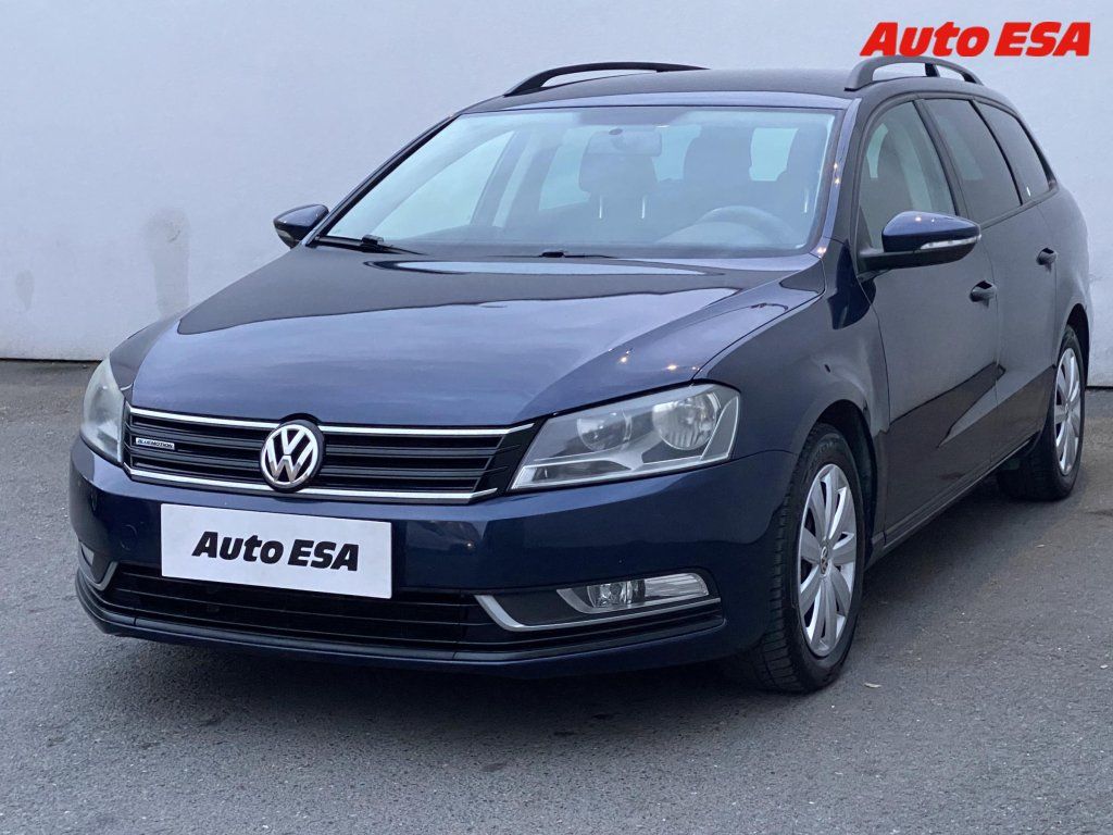 Volkswagen Passat, 1.6 TDi,AC,výhřev sed - fotka 3