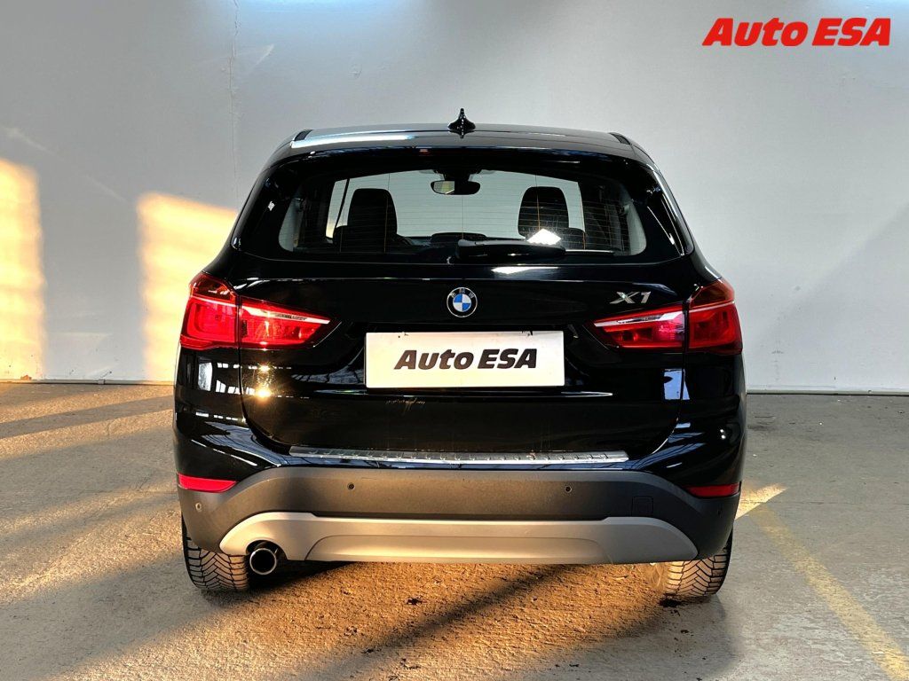 BMW X1, 1.8i,Klima - fotka 5