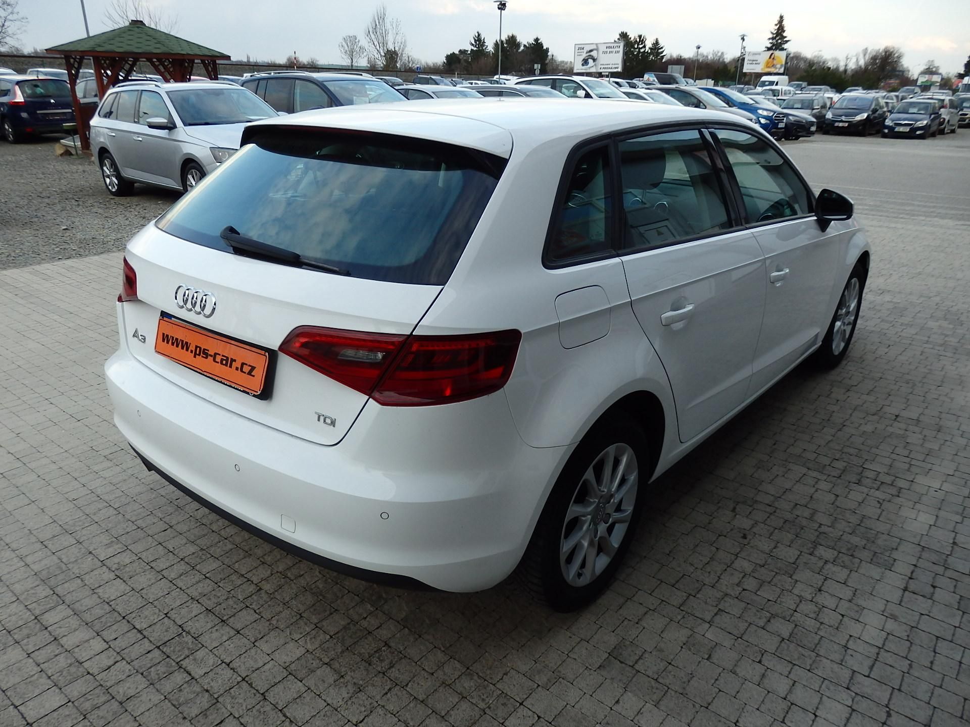 Audi A3, SPORTBACK 1.6 TDI KLIMA - fotka 4