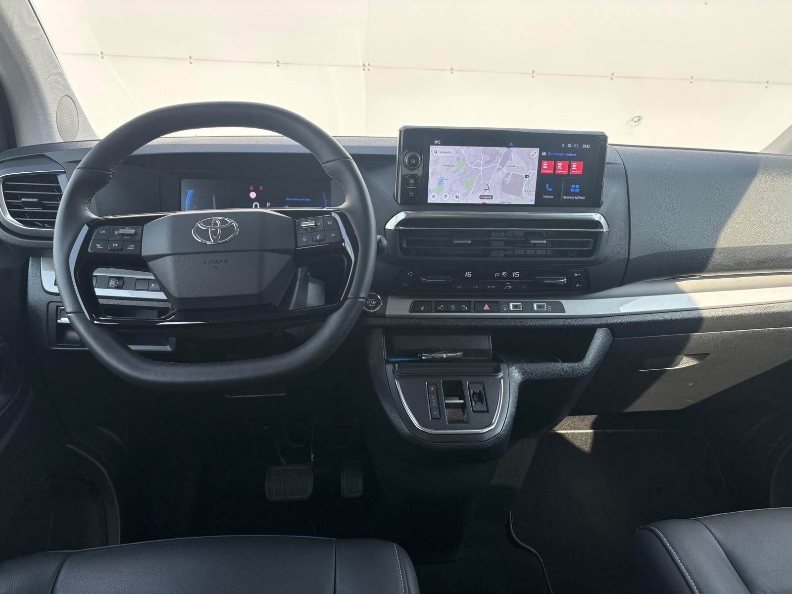 Toyota Proace Verso, 2.0 D-4D L2 VIP Webasto AT - fotka 5