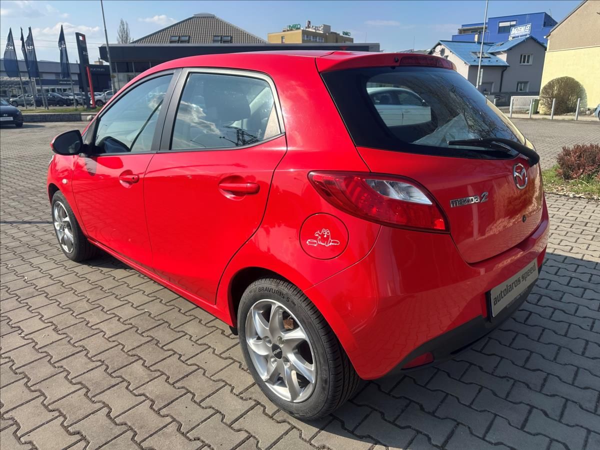 Mazda 2, 1,4 i MT - fotka 3