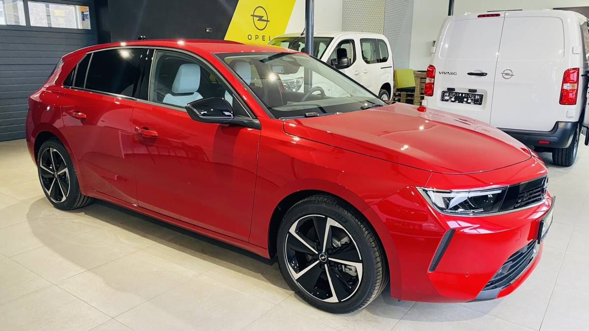 Opel Astra, Elegance HB 1.6 PHEV 132kW/180 - fotka 3