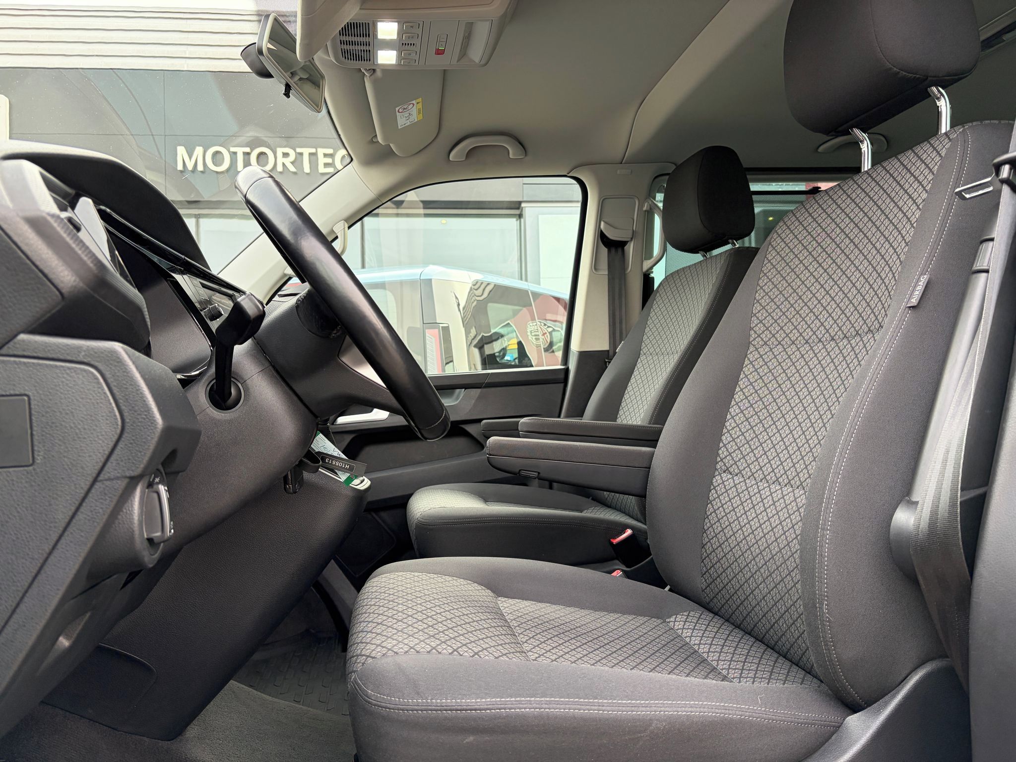Volkswagen Multivan, 2.0 TDi 110kW BULLI WEBASTO - fotka 6