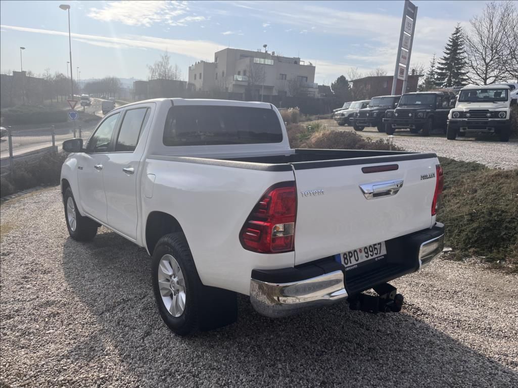Toyota Hilux, DC 2,4 D-4D 6 MT Active 4X4 - fotka 5