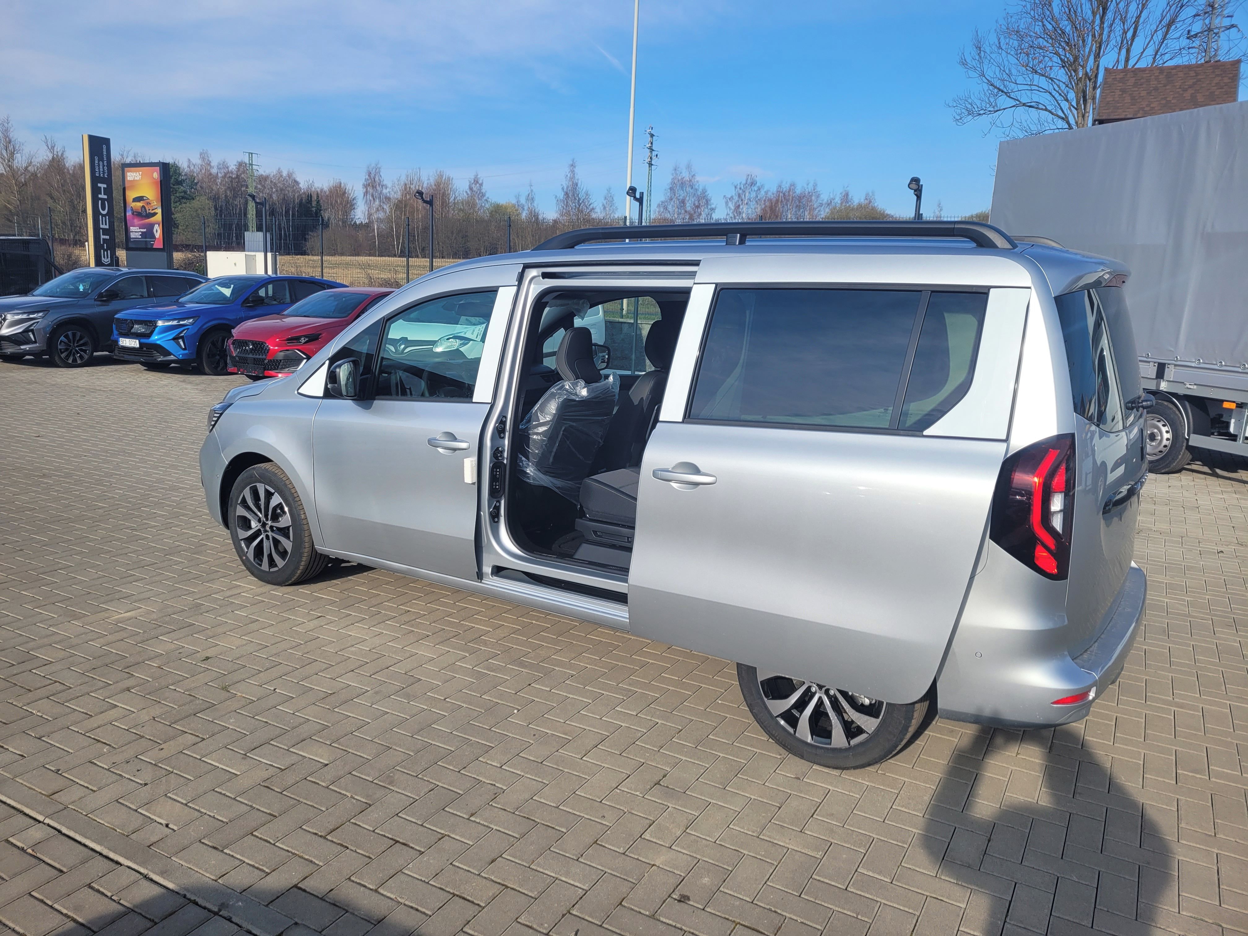 Renault Kangoo, grand techno TCe 130 - fotka 4